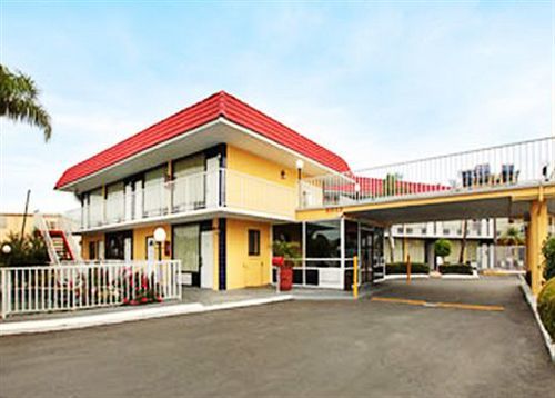 Express Inn & Suites Clearwater Pinellas Park Extérieur photo